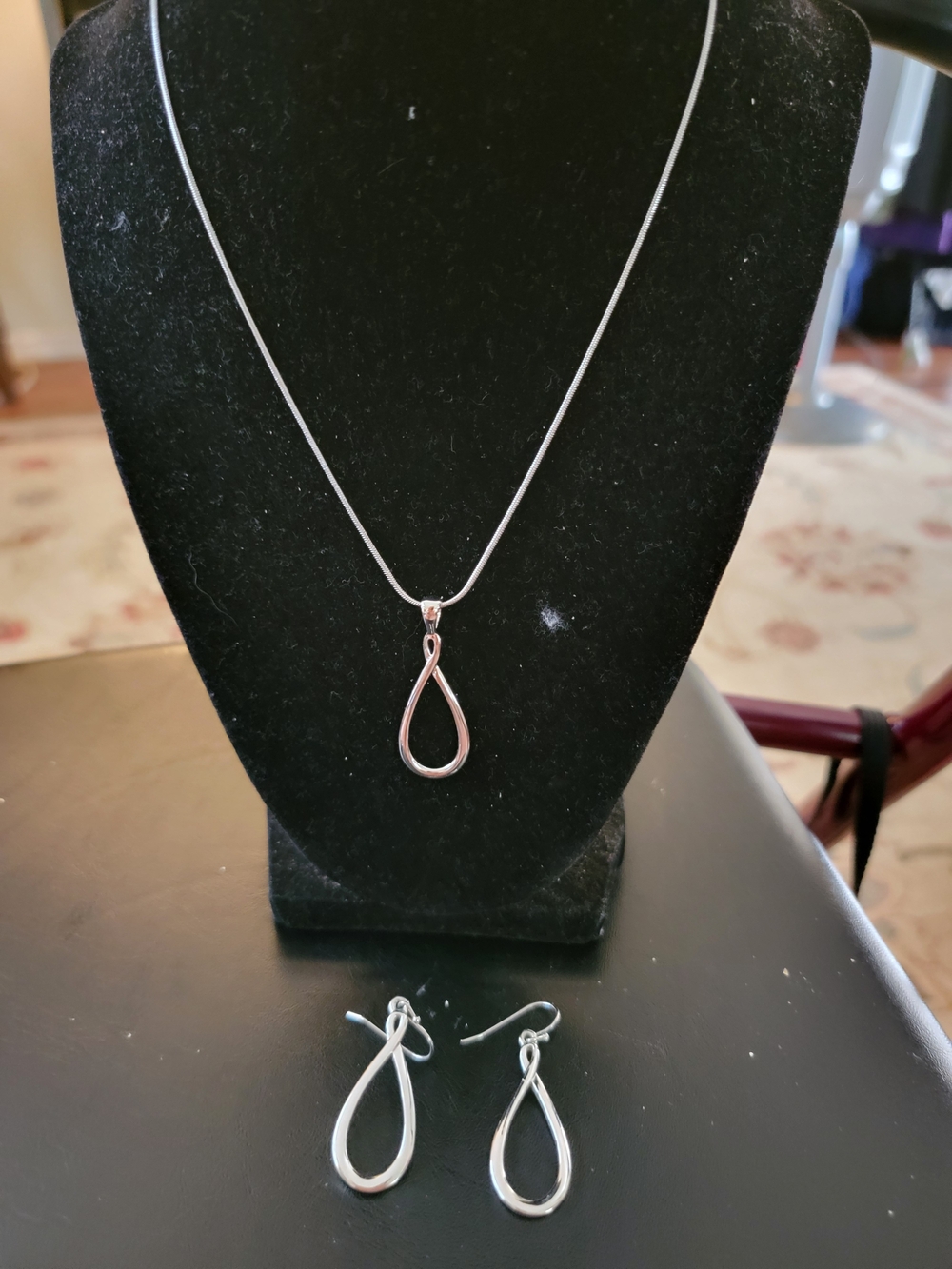 Silpada Silver Teardrop Pendant Necklace with Matching Hook Earrings